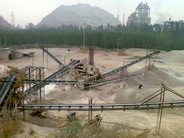 ʱ��300�����ϵ�����������������ߣ���4��ɰ�ӣ�����