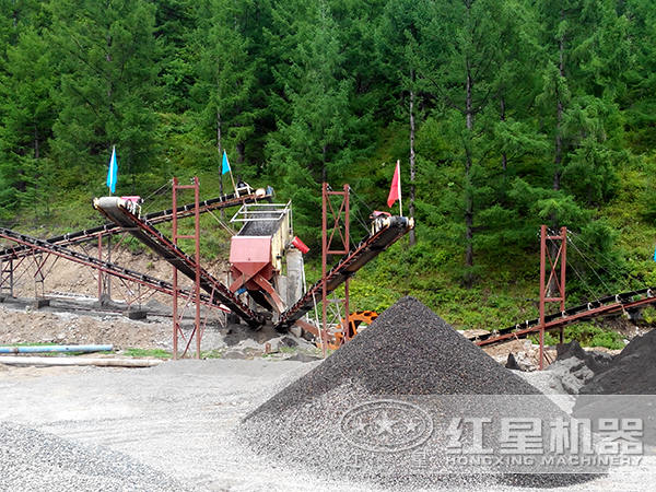 ��ɫ��ɽ����