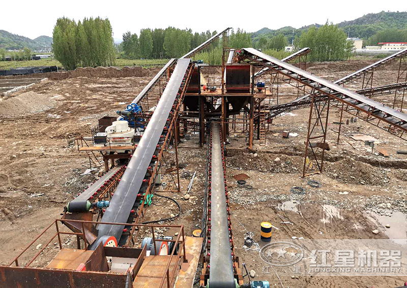 露天石料生产线现场 露天石料生产线现场