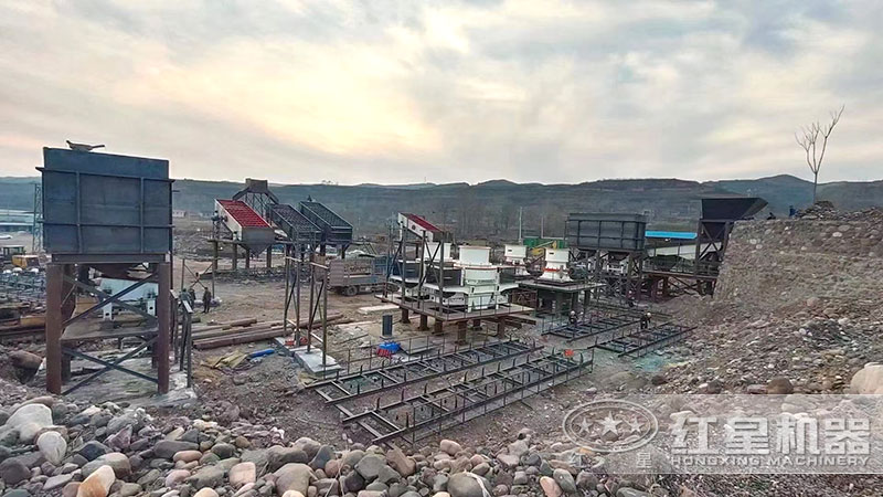 粉碎沙石的大型机器各大砂石场投产 粉碎沙石的大型机器各大砂石场投产