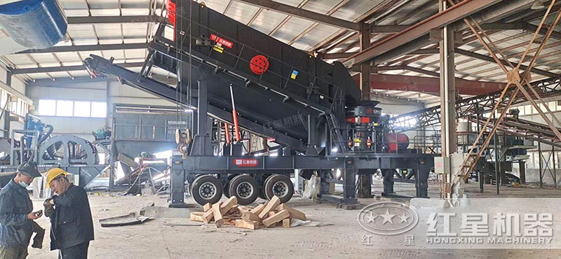 车载破碎机客户现场放光彩 车载破碎机客户现场方光彩