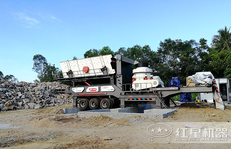 移动圆锥破近景实拍 移动圆锥破近景实拍