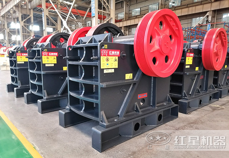 颚式破碎机,生产线中粗碎环节,进料口大,时产量1~1000吨 颚式破碎机,生产线中粗碎环节,进料口大,时产量1~1000吨