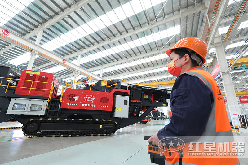 易彩堂小型河卵石制砂机一体机车间试机演练 易彩堂小型河卵石制砂机一体机车间试机演练