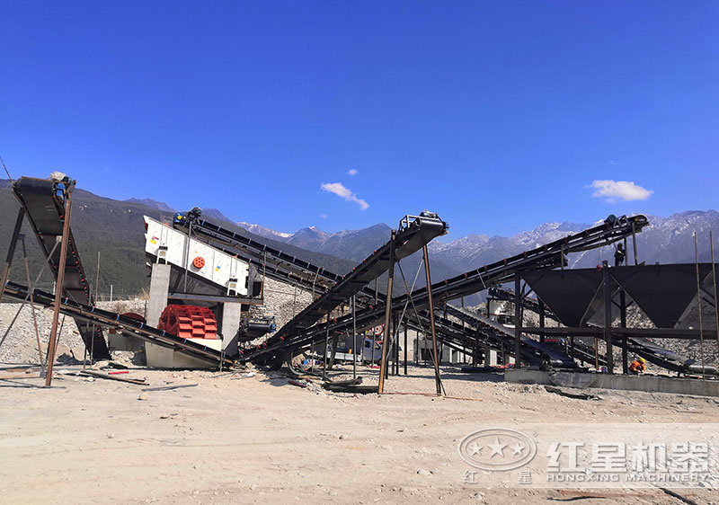 移动制砂机作业现场+洗砂 移动制砂机作业现场+洗砂