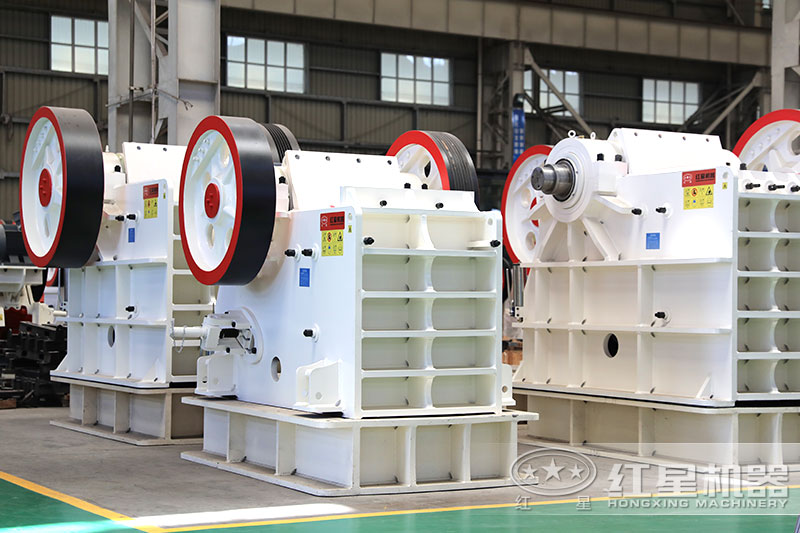 颚式破碎机,初级破碎大块石头 颚式破碎机,初级破碎大块石头