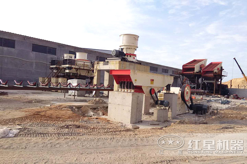 固定制砂设备生产现场,需打桩、测量 固定制砂设备生产现场,需打桩、测量