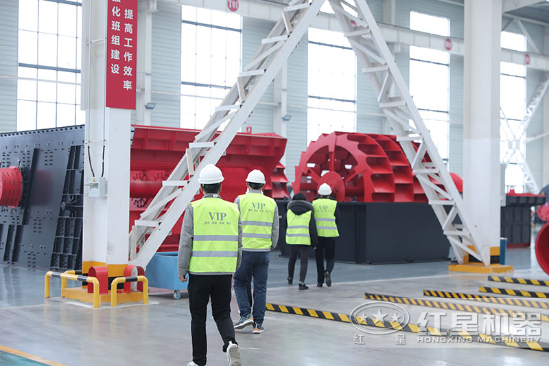 易彩堂机器小型河沙洗沙机设备价格优惠,客户实地考察 易彩堂机器小型河沙洗沙机设备价格优惠,客户实地考察