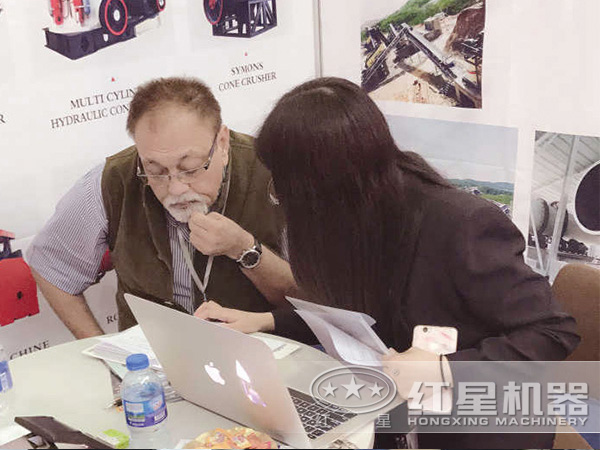 �ͻ���������Ա