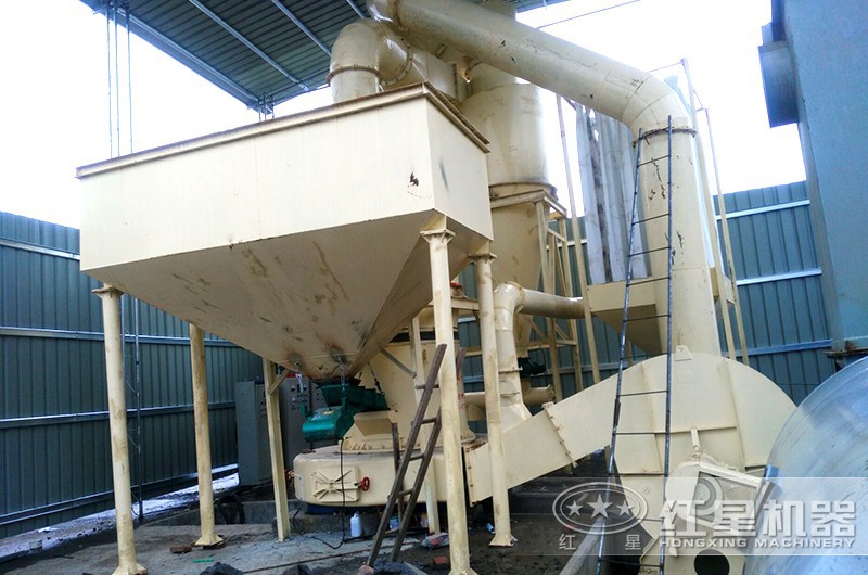 �ײ���ʯ��ʯ΢��ĥ�ۻ�