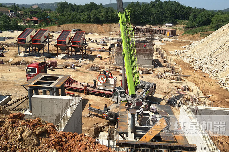 �¿���ʯ�ϳ����ڽ����豸��װ